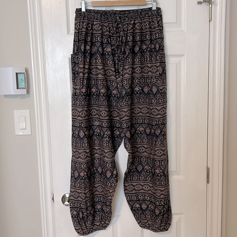Fun, super comfy harem pants. Women’s size XL. Dark blue & beige